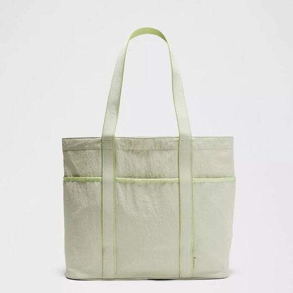 Lululemon Daily Multi-Pocket Tote Bag 20L, Green, BNWT - Picture 3 of 6